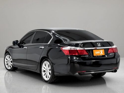 2014-honda-accord-2-4-tech-9p1050-slide-thumbnail-3