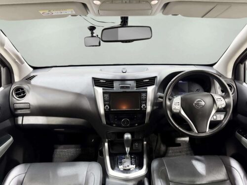 2020-nissan-np300-navara-2-5-calibre-v-double-cab-1d0110-slide-thumbnail-4