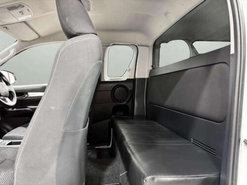2022-toyota-hilux-revo-2-4-prerunner-entry-smart-cab-1p2963-slide-thumbnail-6
