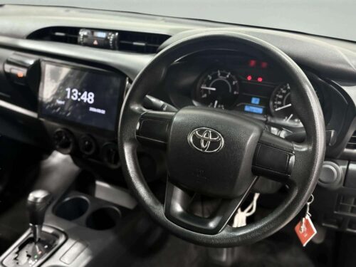2019-toyota-hilux-revo-2-4-j-single-cab-1t0089v-slide-thumbnail-5