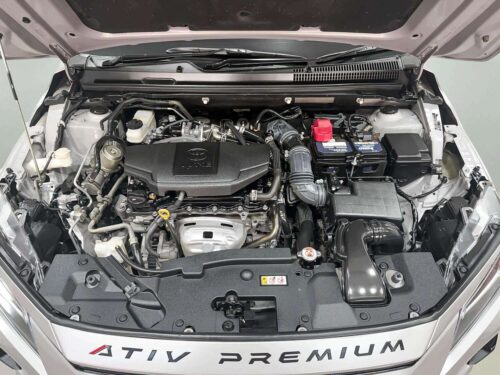 2023-toyota-yaris-ativ-1-2-premium-luxury-1n0158v-slide-thumbnail-8