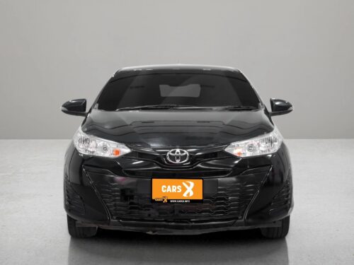 2018-toyota-yaris-1-2-e-1c0148-slide-thumbnail-1