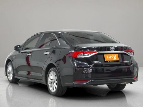 2020-toyota-corolla-altis-1-8-hybrid-entry-1p3041-slide-thumbnail-3