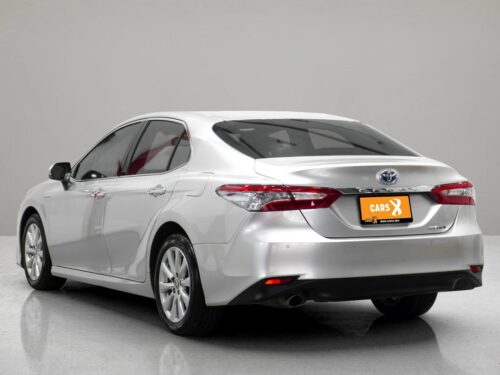 2020-toyota-camry-2-5-hybrid-1p3046-slide-thumbnail-3