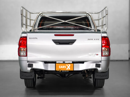 2023-toyota-hilux-revo-2-4-z-edition-entry-smart-cab-1p3029-slide-thumbnail-6