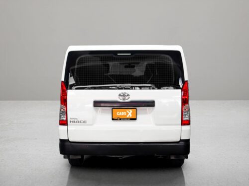 2019-toyota-hiace-2-8-eco-1p3036-slide-thumbnail-4