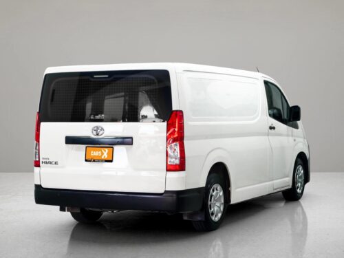 2019-toyota-hiace-2-8-eco-1p3036-slide-thumbnail-5