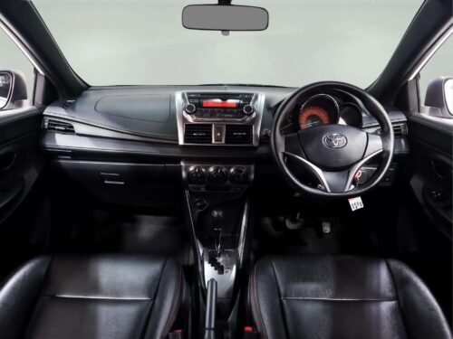 2016-toyota-yaris-1-2-e-9t0023-slide-thumbnail-4