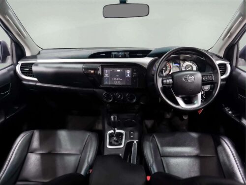 2021-toyota-hilux-revo-2-4-prerunner-entry-double-cab-1c0140-slide-thumbnail-4