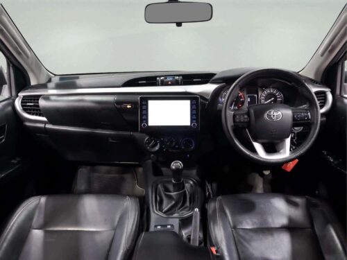 2022-toyota-hilux-revo-2-4-prerunner-mid-smart-cab-1c0150-slide-thumbnail-6