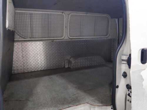 2019-toyota-hiace-2-8-eco-1p3036-slide-thumbnail-6