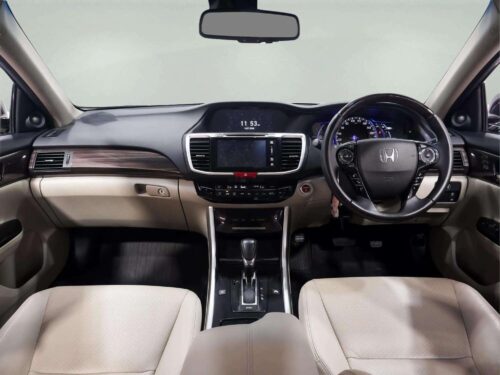 2019-honda-accord-2-0-hybrid-1s1445v-slide-thumbnail-4