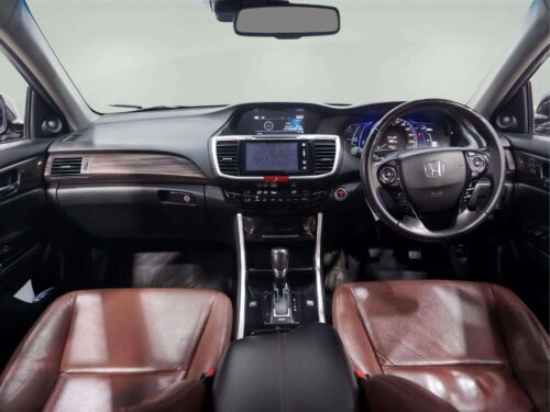2017-honda-accord-2-0-hybrid-tech-1s1449-slide-thumbnail-4