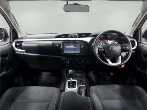 2021-toyota-hilux-revo-2-4-prerunner-entry-double-cab-1p3017-slide-thumbnail-6