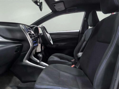 2018-toyota-yaris-1-2-e-1c0148-slide-thumbnail-7