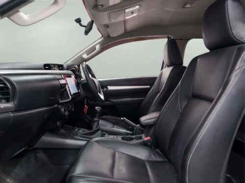 2022-toyota-hilux-revo-2-4-prerunner-mid-smart-cab-1c0150-slide-thumbnail-7