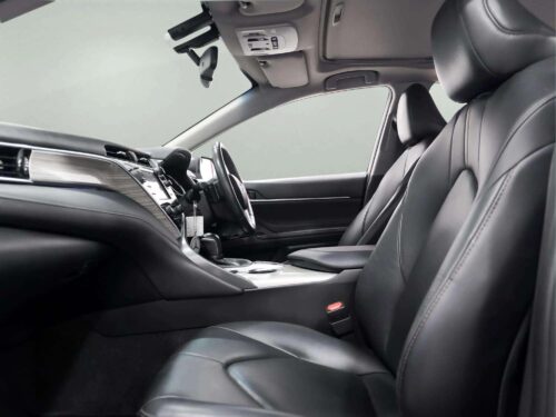 2020-toyota-camry-2-5-hybrid-1p3046-slide-thumbnail-7
