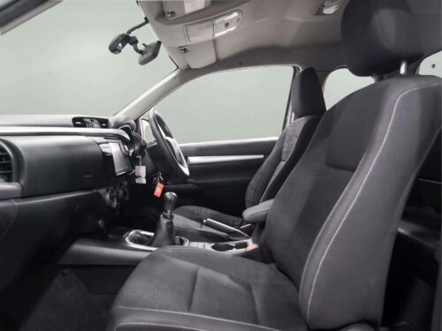 2022-toyota-hilux-revo-2-4-z-edition-mid-smart-cab-1p3026-slide-thumbnail-7