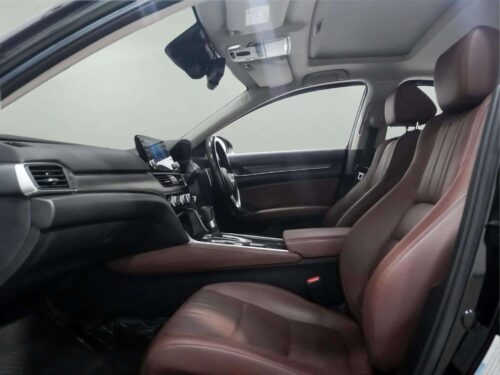 2022-honda-accord-2-0-hybrid-tech-1s1446v-slide-thumbnail-5
