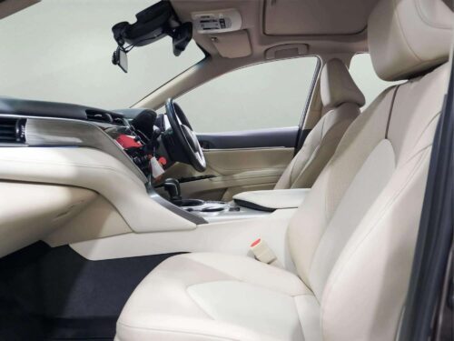 2021-toyota-camry-2-5-hybrid-premium-1d0140-slide-thumbnail-7