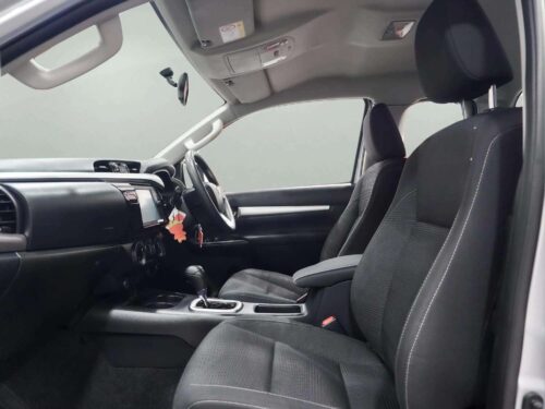 2021-toyota-hilux-revo-2-4-prerunner-entry-smart-cab-1c0143-slide-thumbnail-7