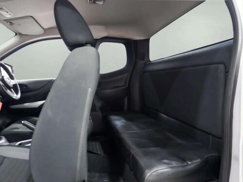 2023-nissan-navara-2-5-sl-king-cab-1t0092-slide-thumbnail-8
