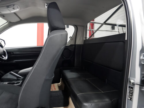 2023-toyota-hilux-revo-2-4-z-edition-entry-smart-cab-1p3029-slide-thumbnail-8