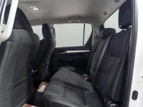 2021-toyota-hilux-revo-2-4-prerunner-entry-double-cab-1p3017-slide-thumbnail-8