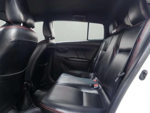 2016-toyota-yaris-1-2-e-1a0113v-slide-thumbnail-6
