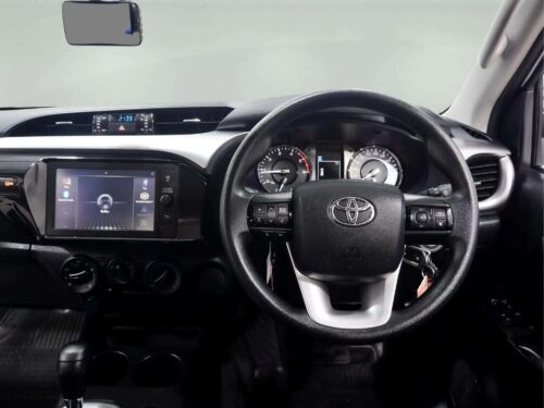 2021-toyota-hilux-revo-2-4-prerunner-entry-smart-cab-1c0141-slide-thumbnail-9