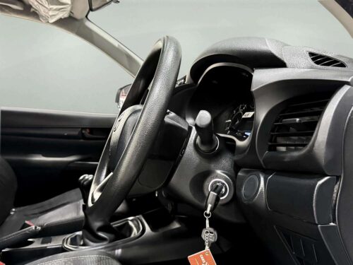 2022-toyota-hilux-revo-2-4-z-edition-entry-smart-cab-1p3019-slide-thumbnail-10