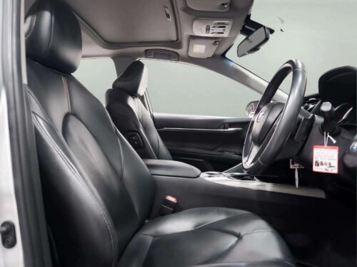 2020-toyota-camry-2-5-hybrid-1p3046-slide-thumbnail-10