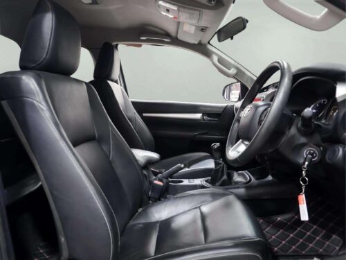 2022-toyota-hilux-revo-2-4-prerunner-mid-smart-cab-1c0150-slide-thumbnail-10