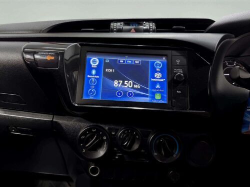 2022-toyota-hilux-revo-2-4-z-edition-entry-smart-cab-1p3019-slide-thumbnail-12