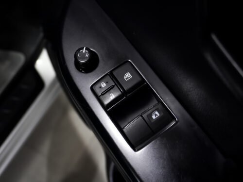 2023-toyota-hilux-revo-2-4-z-edition-entry-smart-cab-1p3029-slide-thumbnail-14