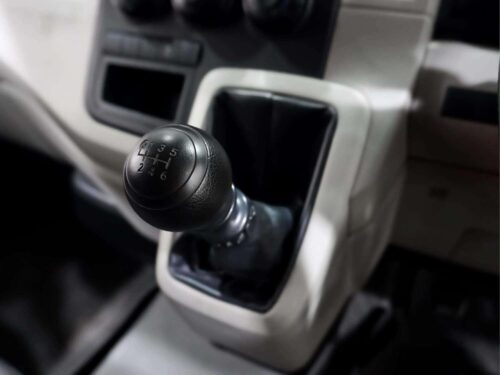 2019-toyota-hiace-2-8-eco-1p3036-slide-thumbnail-15
