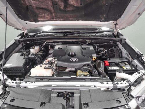 2021-toyota-hilux-revo-2-4-prerunner-entry-double-cab-1c0140-slide-thumbnail-8