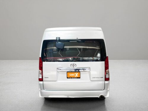 2020-toyota-commuter-2-8-9s0569-slide-thumbnail-2