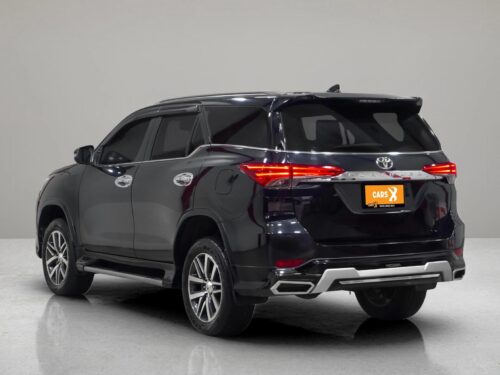 2020-toyota-fortuner-2-4-v-1p3056-slide-thumbnail-3