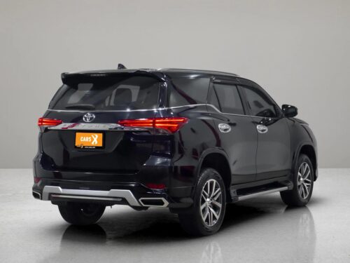 2020-toyota-fortuner-2-4-v-1p3056-slide-thumbnail-5
