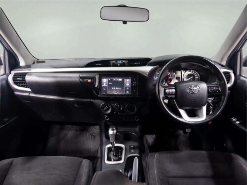 2021-toyota-hilux-revo-2-4-z-edition-mid-smart-cab-1c0157-slide-thumbnail-6
