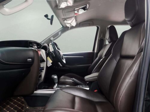 2020-toyota-fortuner-2-4-v-1p3056-slide-thumbnail-7