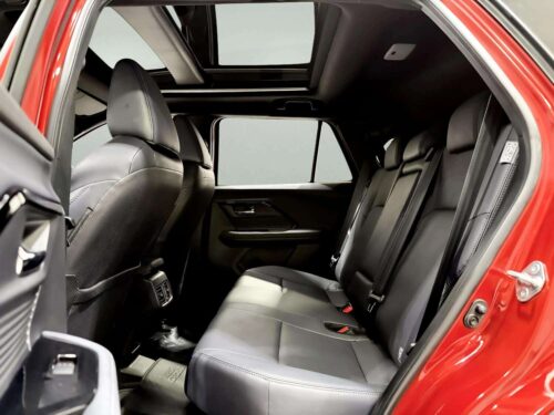 2023-toyota-yaris-cross-1-5-hev-premium-luxury-1p3060v-slide-thumbnail-8