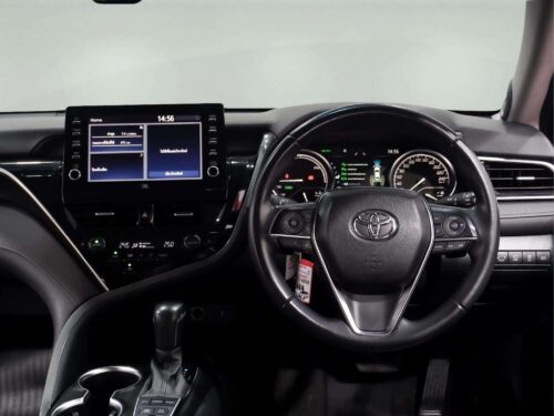 2023-toyota-camry-2-5-hev-premium-luxury-1p3061-slide-thumbnail-9