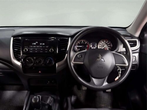 2022-mitsubishi-triton-2-5-glx-mega-cab-1t0093v-slide-thumbnail-9
