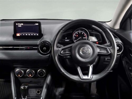2018-mazda-2-1-3-high-connect-1a0125v-slide-thumbnail-9