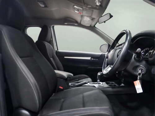 2021-toyota-hilux-revo-2-4-z-edition-mid-smart-cab-1c0157-slide-thumbnail-9