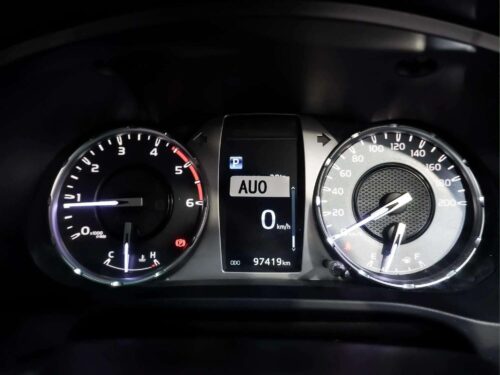 2021-toyota-hilux-revo-2-4-z-edition-mid-smart-cab-1c0157-slide-thumbnail-10