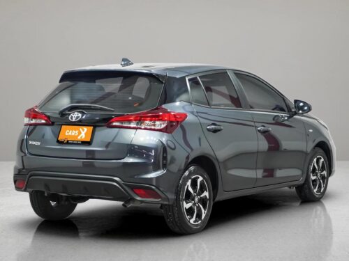 2025-toyota-yaris-1-2-sport-1p3065-slide-thumbnail-5
