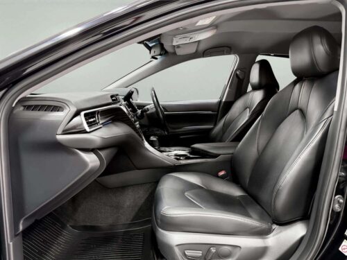 2020-toyota-camry-2-0-g-1p3063-slide-thumbnail-7